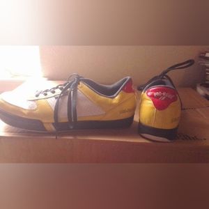 Men's casual lace up sneakers